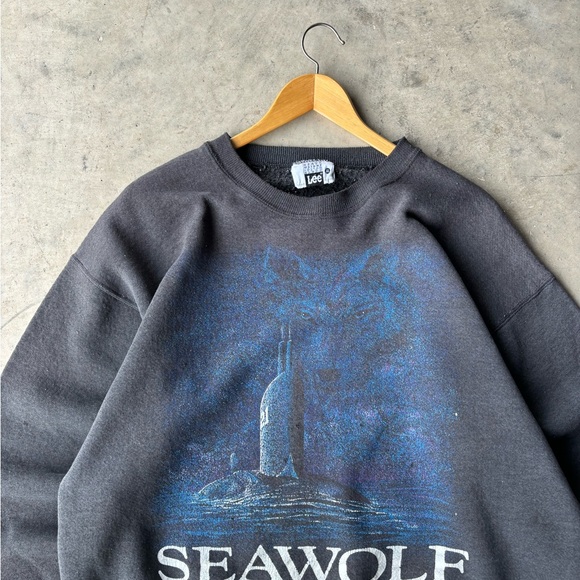 Vintage 90s Seawolf Graphic sweatshirt | Fits like L - Picture 2 of 6